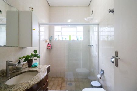 Casa à venda com 220m², 3 quartos e 3 vagasBanheiro Social