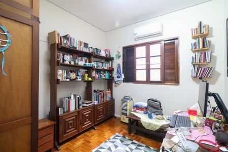 Casa à venda com 220m², 3 quartos e 3 vagasQuarto 2