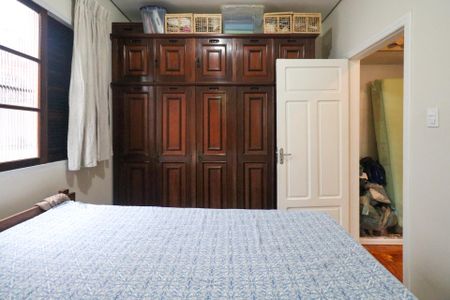 Casa à venda com 220m², 3 quartos e 3 vagasSuíte