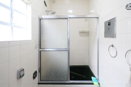 Casa à venda com 220m², 3 quartos e 3 vagasBanheiro da Suíte