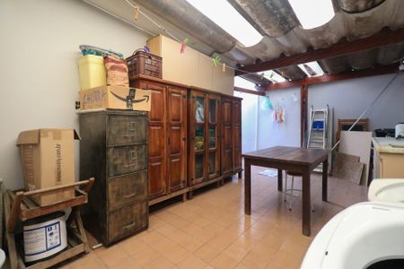 Casa à venda com 220m², 3 quartos e 3 vagasÁrea de Serviço