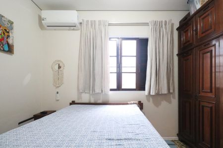 Casa à venda com 220m², 3 quartos e 3 vagasSuíte