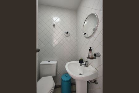 Casa de condomínio à venda com 600m², 4 quartos e 5 vagasBanheiro Área Externa