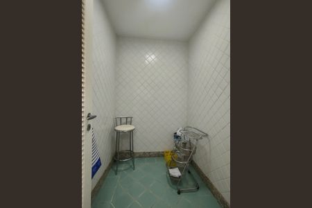 Casa de condomínio à venda com 600m², 4 quartos e 5 vagasDespensa