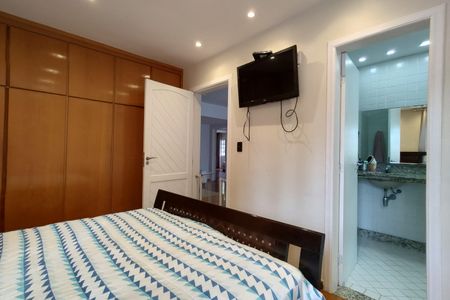 Casa de condomínio à venda com 600m², 4 quartos e 5 vagas Casa de condomínio à venda com 600m², 4 quartos e 5 vagasSuíte 3