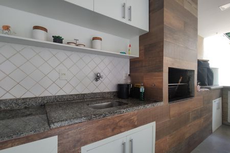 Casa de condomínio à venda com 600m², 4 quartos e 5 vagas Casa de condomínio à venda com 600m², 4 quartos e 5 vagasChurrasqueira