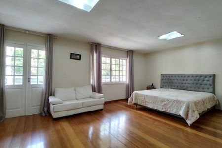 Casa de condomínio à venda com 600m², 4 quartos e 5 vagas Casa de condomínio à venda com 600m², 4 quartos e 5 vagasSuíte 1