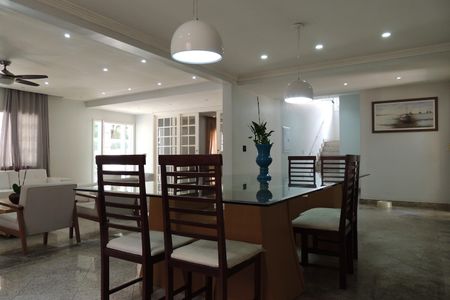 Casa de condomínio à venda com 600m², 4 quartos e 5 vagasSala 2