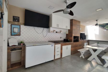 Casa de condomínio à venda com 600m², 4 quartos e 5 vagas Casa de condomínio à venda com 600m², 4 quartos e 5 vagasChurrasqueira