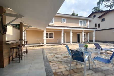 Casa de condomínio à venda com 600m², 4 quartos e 5 vagas Casa de condomínio à venda com 600m², 4 quartos e 5 vagasQuintal