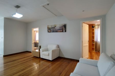 Casa de condomínio à venda com 600m², 4 quartos e 5 vagas Casa de condomínio à venda com 600m², 4 quartos e 5 vagasSala 4