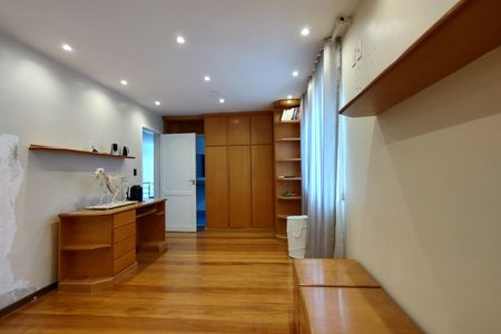 Casa de condomínio à venda com 600m², 4 quartos e 5 vagas Casa de condomínio à venda com 600m², 4 quartos e 5 vagasSuíte 2