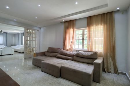 Casa de condomínio à venda com 600m², 4 quartos e 5 vagas Casa de condomínio à venda com 600m², 4 quartos e 5 vagasSala 3