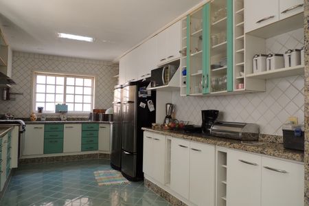 Casa de condomínio à venda com 600m², 4 quartos e 5 vagasCozinha 