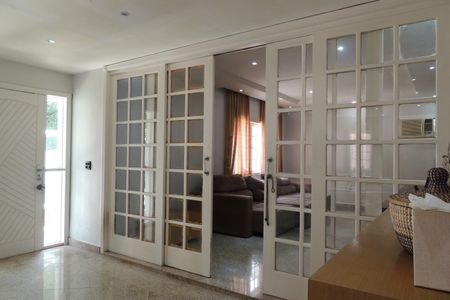 Casa de condomínio à venda com 600m², 4 quartos e 5 vagasSala 3