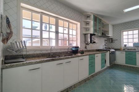 Casa de condomínio à venda com 600m², 4 quartos e 5 vagas Casa de condomínio à venda com 600m², 4 quartos e 5 vagasCozinha