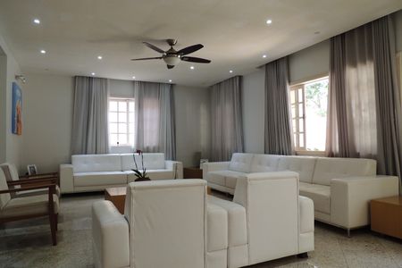 Casa de condomínio à venda com 600m², 4 quartos e 5 vagasSala 1