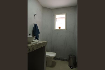 Casa de condomínio à venda com 600m², 4 quartos e 5 vagasLavabo