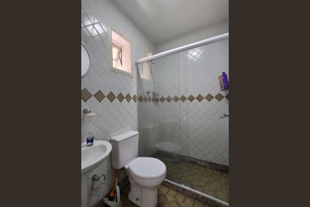 Casa de condomínio à venda com 600m², 4 quartos e 5 vagasBanheiro de serviço