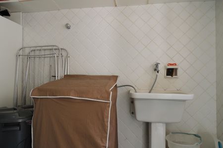 Casa de condomínio à venda com 600m², 4 quartos e 5 vagasÁrea de Serviço