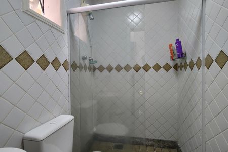 Casa de condomínio à venda com 600m², 4 quartos e 5 vagas Casa de condomínio à venda com 600m², 4 quartos e 5 vagasBanheiro de serviço