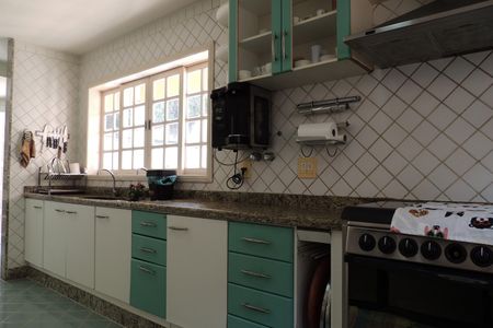 Casa de condomínio à venda com 600m², 4 quartos e 5 vagasCozinha 