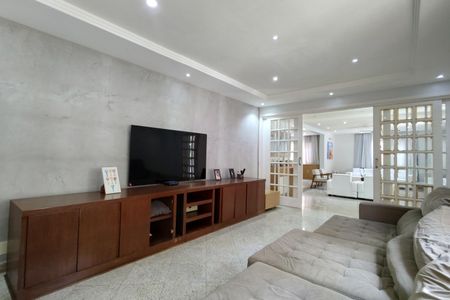 Casa de condomínio à venda com 600m², 4 quartos e 5 vagas Casa de condomínio à venda com 600m², 4 quartos e 5 vagasSala 3