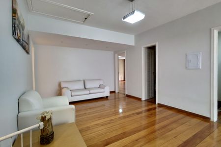 Casa de condomínio à venda com 600m², 4 quartos e 5 vagas Casa de condomínio à venda com 600m², 4 quartos e 5 vagasSala 4