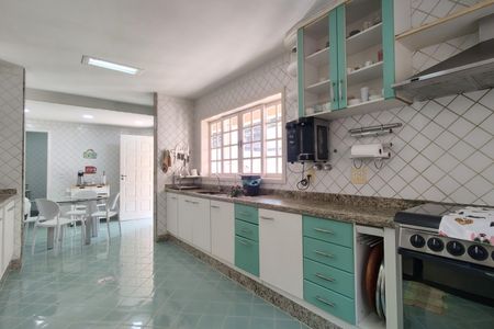 Casa de condomínio à venda com 600m², 4 quartos e 5 vagas Casa de condomínio à venda com 600m², 4 quartos e 5 vagasCozinha