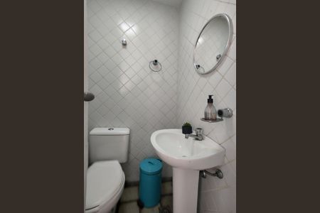 Casa de condomínio à venda com 600m², 4 quartos e 5 vagasBanheiro Área Externa