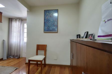 Casa de condomínio à venda com 600m², 4 quartos e 5 vagas Casa de condomínio à venda com 600m², 4 quartos e 5 vagasEscritório