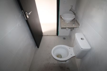 Banheiro de apartamento à venda com 1 quarto, 33m² em Parada Inglesa, São Paulo