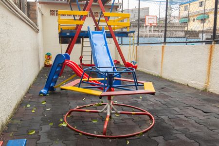 Apartamento para alugar com 48m², 2 quartos e 1 vaga Apartamento para alugar com 48m², 2 quartos e 1 vagaÁrea comum - Playground