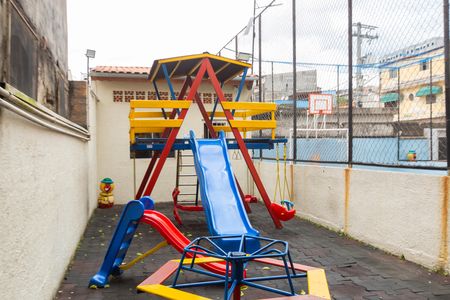 Apartamento para alugar com 48m², 2 quartos e 1 vaga Apartamento para alugar com 48m², 2 quartos e 1 vagaÁrea comum - Playground