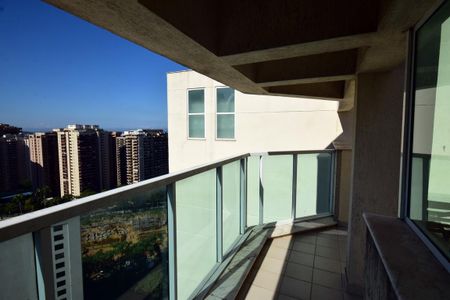 Apartamento à venda com 120m², 1 quarto e 1 vagaVaranda da Sala 2