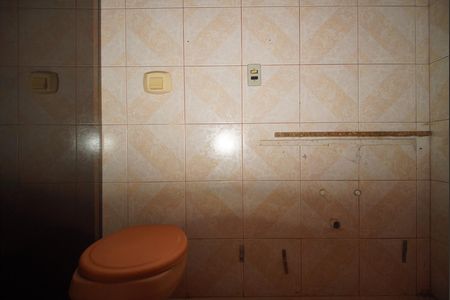 Casa à venda com 650m², 3 quartos e 2 vagasBanheiro da Suíte 2