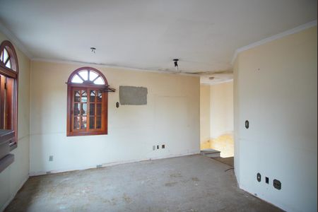 Casa à venda com 650m², 3 quartos e 2 vagasSala