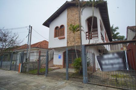 Casa à venda com 650m², 3 quartos e 2 vagasFachada