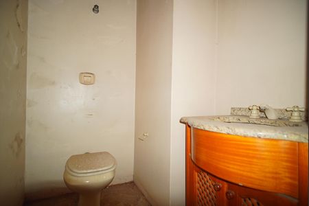 Casa à venda com 650m², 3 quartos e 2 vagasLavabo