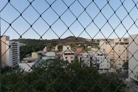 Apartamento à venda com 85m², 3 quartos e 2 vagasQuarto 3 - Vista