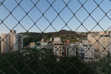 Apartamento à venda com 85m², 3 quartos e 2 vagasQuarto 2 -Vista