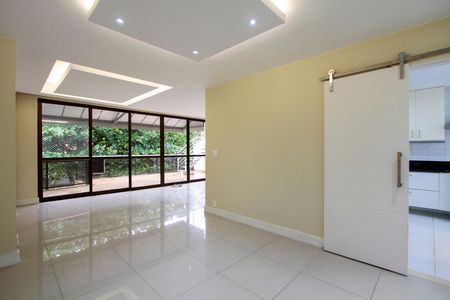 Apartamento à venda com 322m², 4 quartos e 5 vagasSala