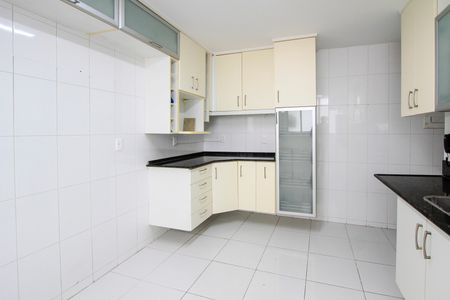 Apartamento à venda com 322m², 4 quartos e 5 vagasCozinha