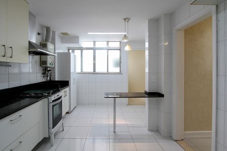Apartamento à venda com 322m², 4 quartos e 5 vagasCozinha