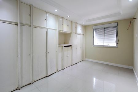 Apartamento à venda com 322m², 4 quartos e 5 vagasSuíte 02