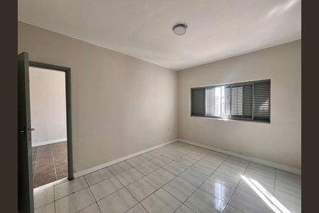 Casa para alugar com 80m², 2 quartos e 2 vagasQuarto 1