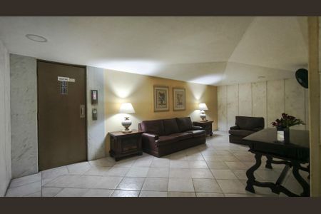 Apartamento à venda com 125m², 4 quartos e 1 vagaFachada e portaria