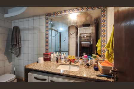 Apartamento à venda com 125m², 4 quartos e 1 vagaBanheiro da Suíte