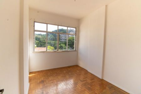 Apartamento à venda com 90m², 2 quartos e 1 vagaQuarto 2