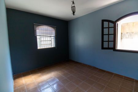 Casa à venda com 200m², 4 quartos e 1 vaga Casa à venda com 200m², 4 quartos e 1 vagaSala